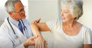 osteoporoz simptomy i prichiny 300x158 Профилактика остеопороза у женщин: как не заболеть?