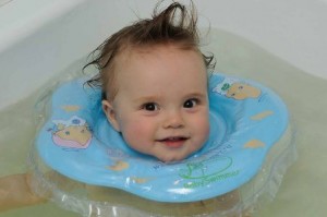 kupanie novorozhdennogo 300x199 Как купать младенца? Несколько важных советов