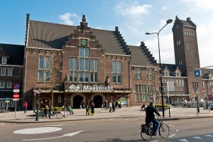 0 88ac6 ae32d747 orig 300x200 Маастрихт: чем интересен небольшой город Нидерланд?